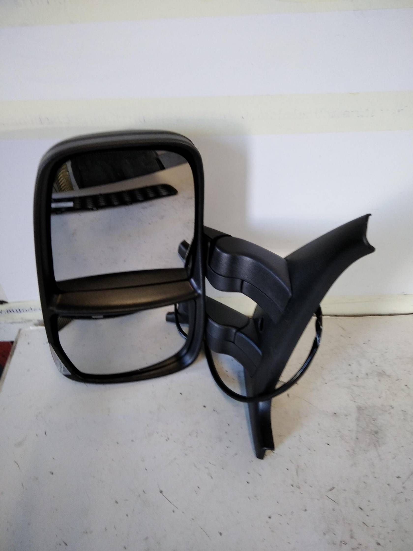 Retrovisore est. regolaz. elettr. sx.